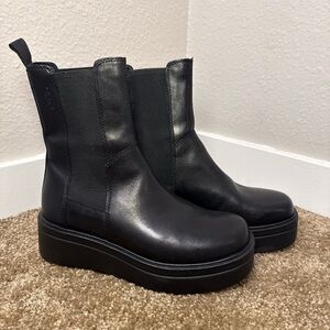 Vagabond Black Leather Lug Sole Flatform Boots Women’s Size 7.5